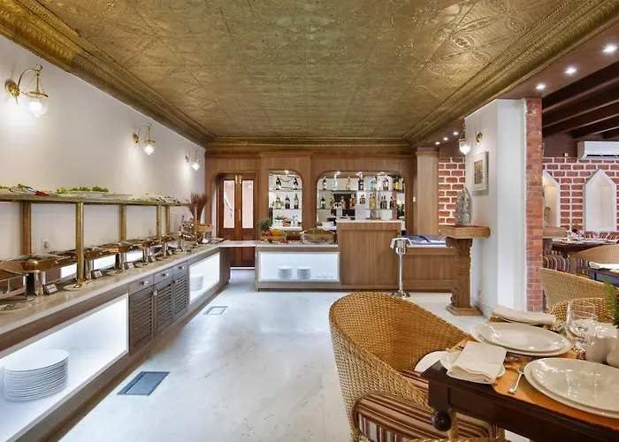 Manaslu Hotel 4*